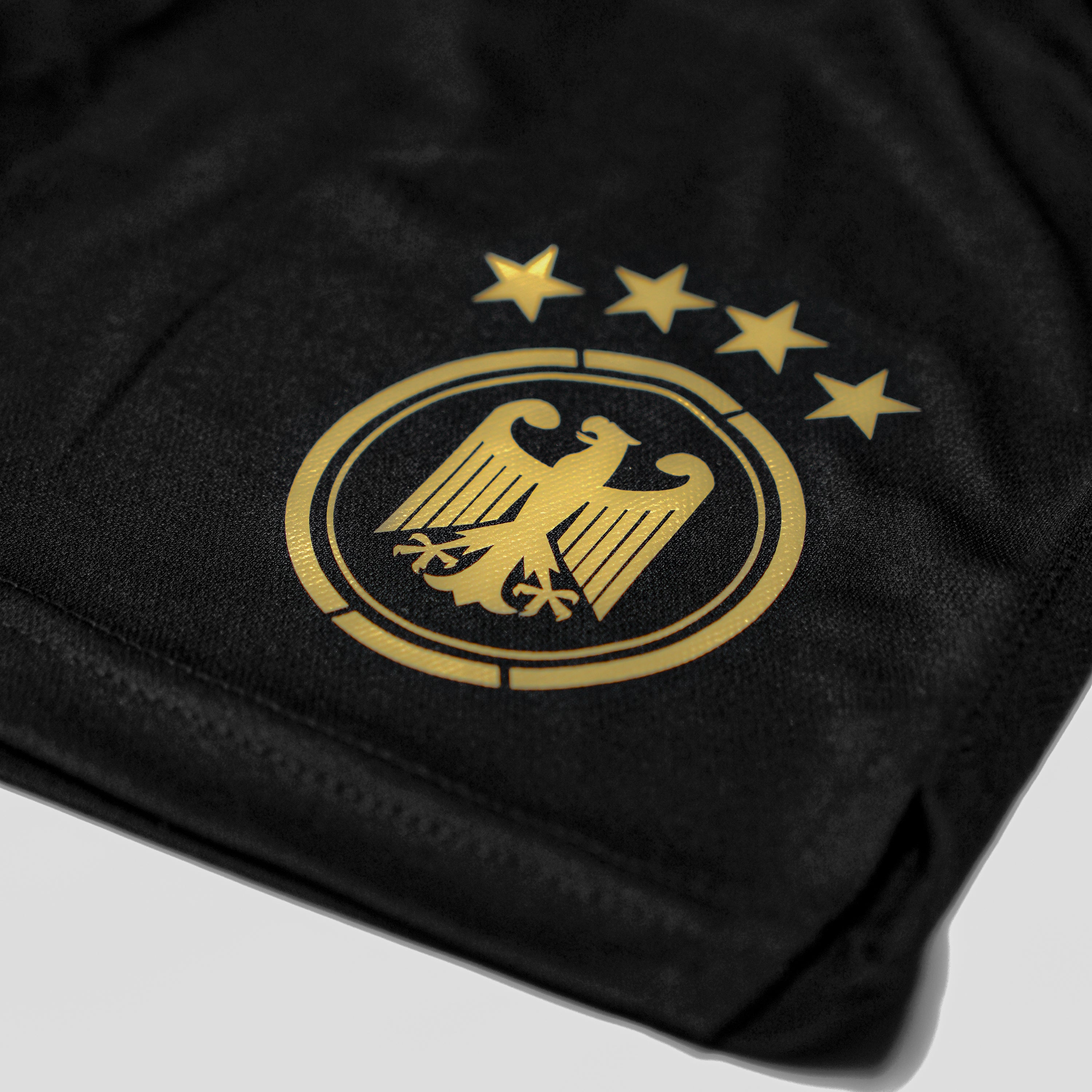 Fußball Deutschland Trikot und Hose mit eigenem Namen personalisiert